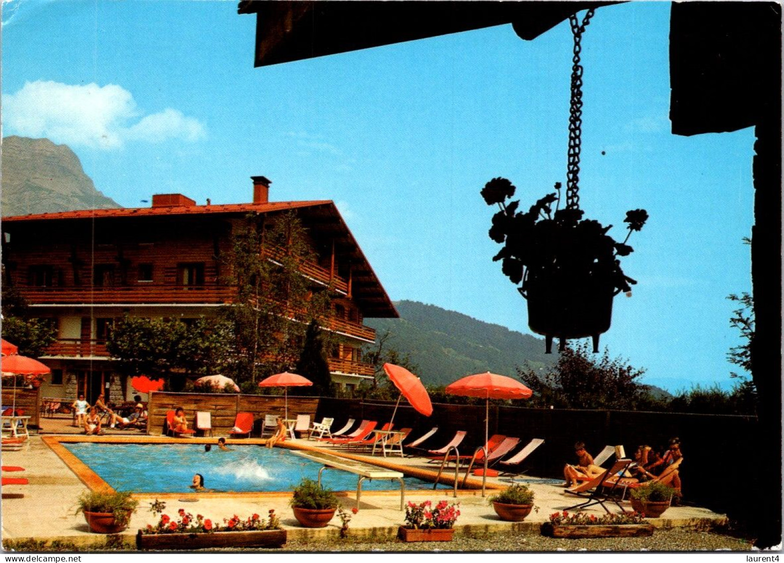31-3-2024 (4 Y 33) France - Hotel Du Chamois D'Or (posted 1975) Et Piscine - Hotels & Restaurants