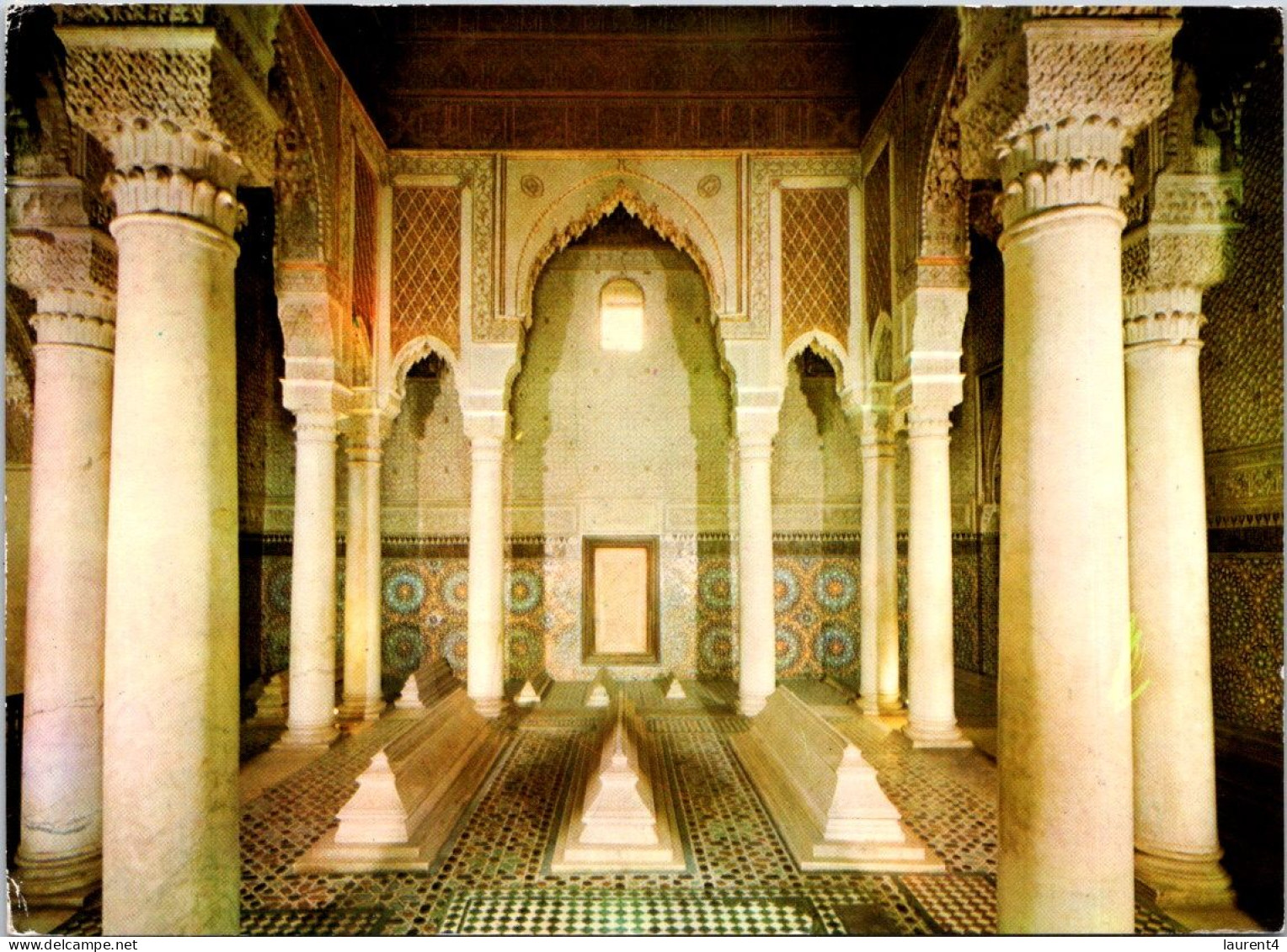 31-3-2024 (4 Y 32) Maroc (posted To France 1982) Tombeaux à Marrakesh - Islam