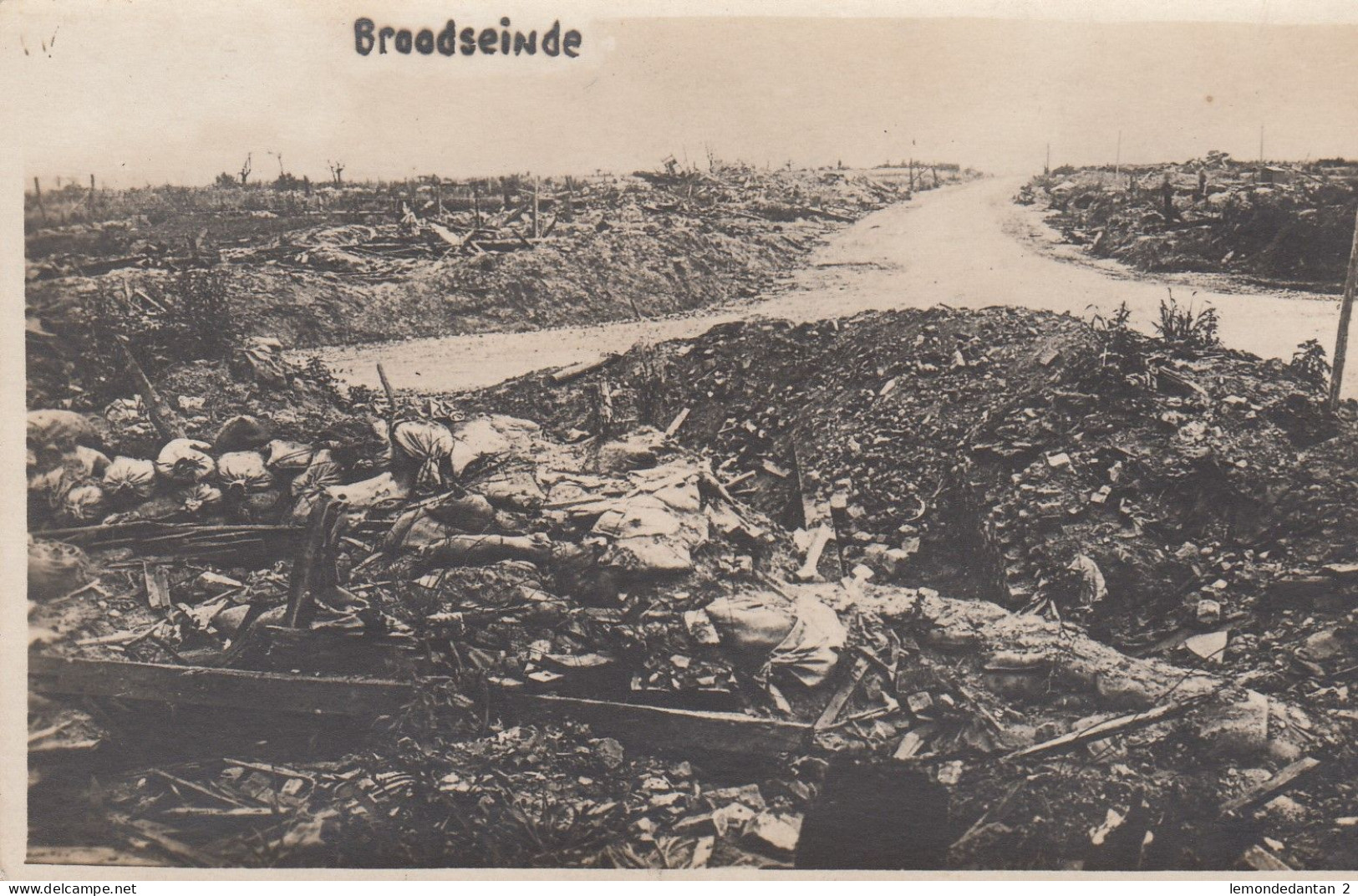 Broodseinde -,Wegekreuz Bei Broodseinde - Zonnebeke