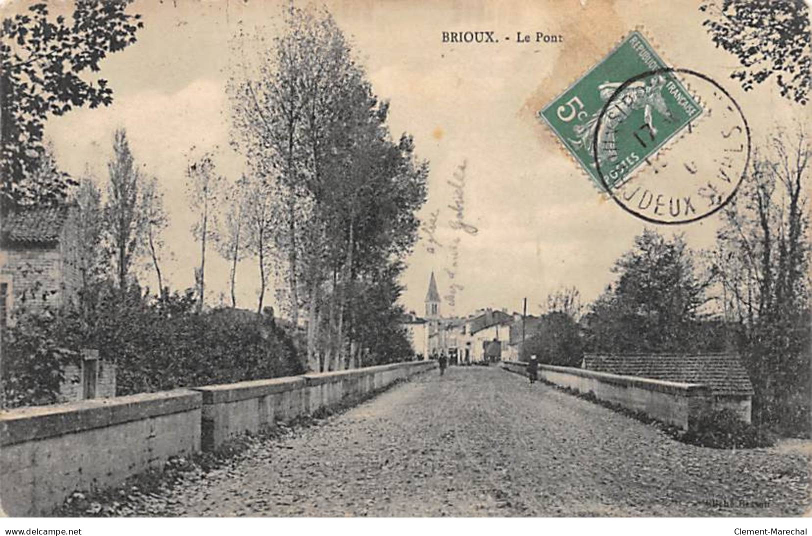 BRIOUX - Le Pont - état - Brioux Sur Boutonne