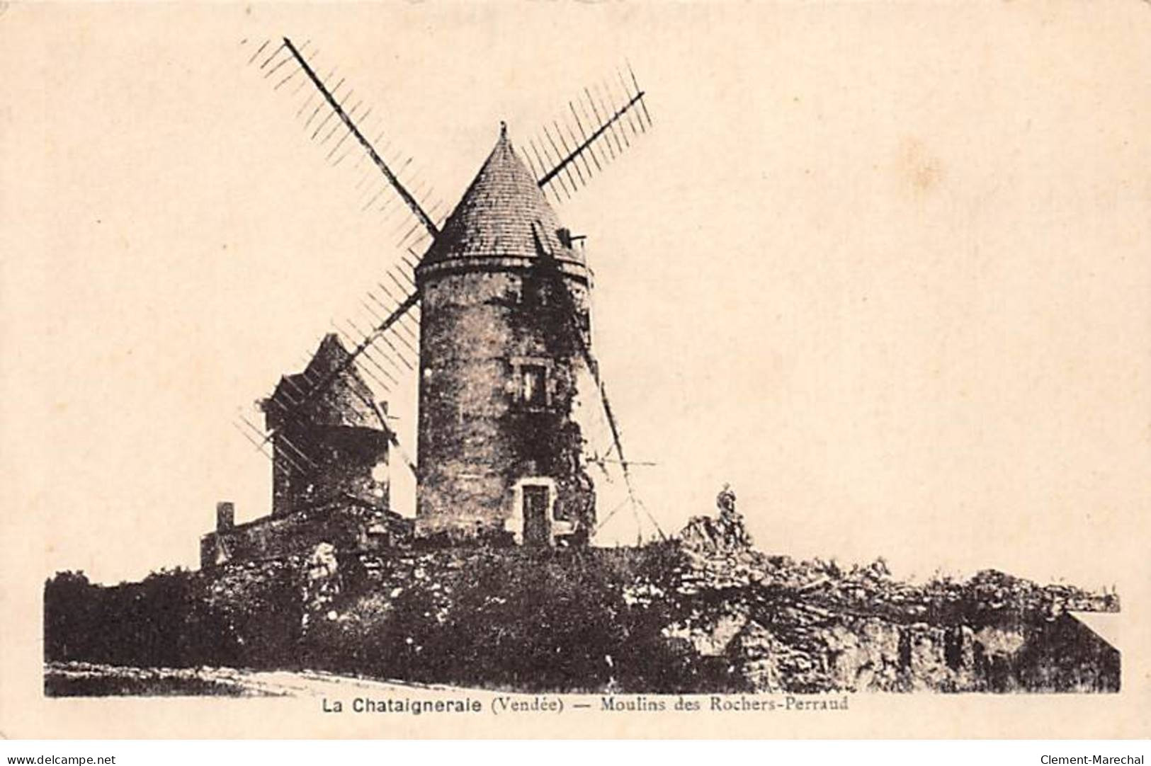 LA CHATAIGNERAIE - Moulins Des Rochers Perraud - Très Bon état - La Chataigneraie