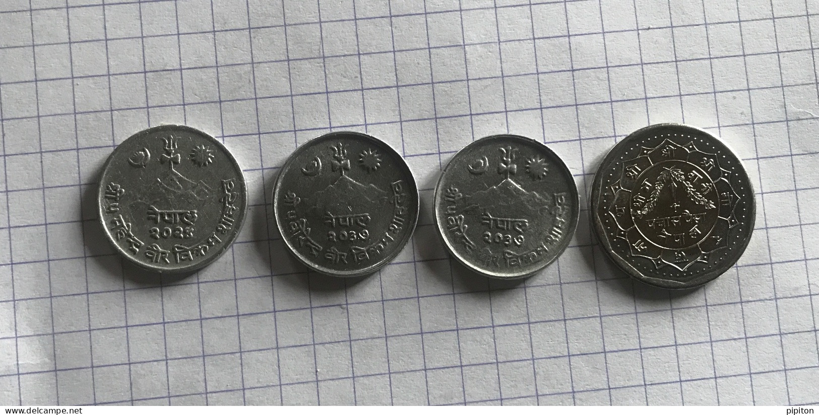 Pièces De Monnaie Nepal 5 Paisa Et 50 Paisa - Nepal