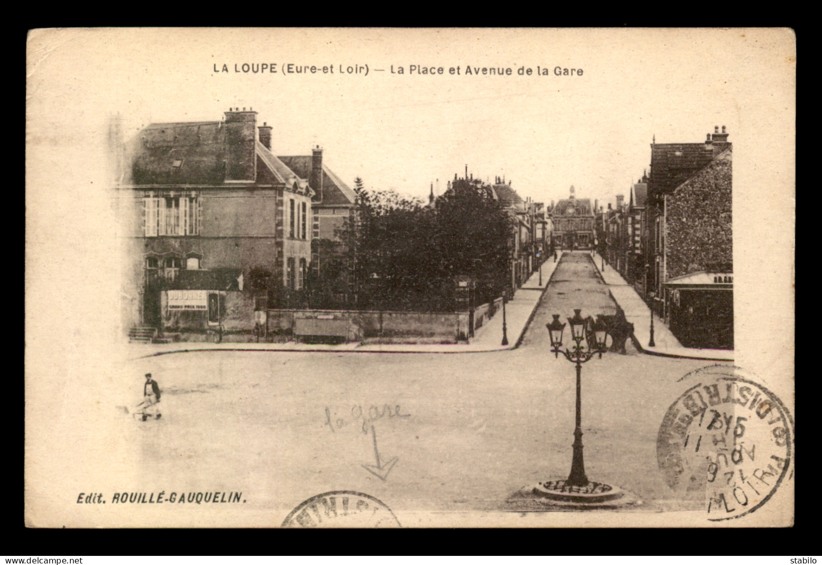 28 - LA LOUPE - LA PLACE ET L'AVENUE DE LA GARE - La Loupe