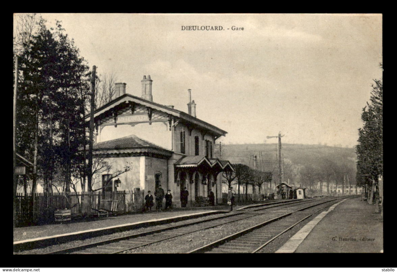 54 - DIEULOUARD - LES QUAIS DE LA GARE DE CHEMIN DE FER - Dieulouard