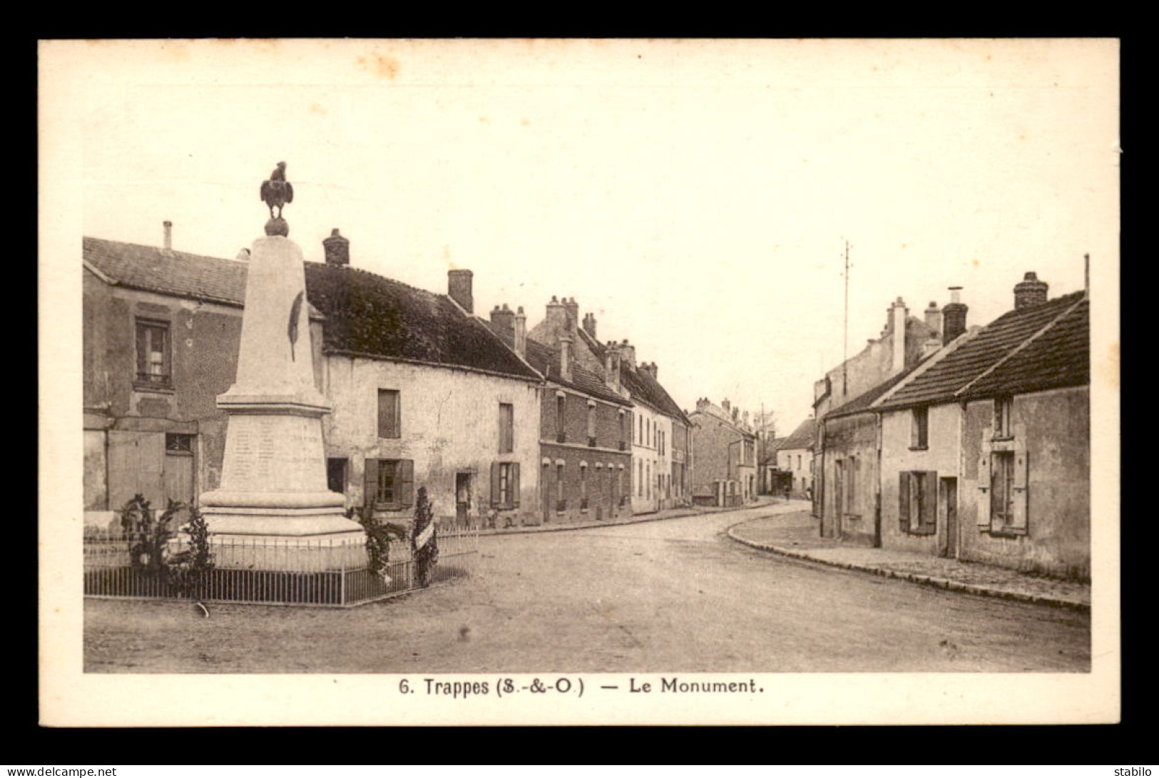 78 - TRAPPES - LE MONUMENT AUX MORTS - Trappes