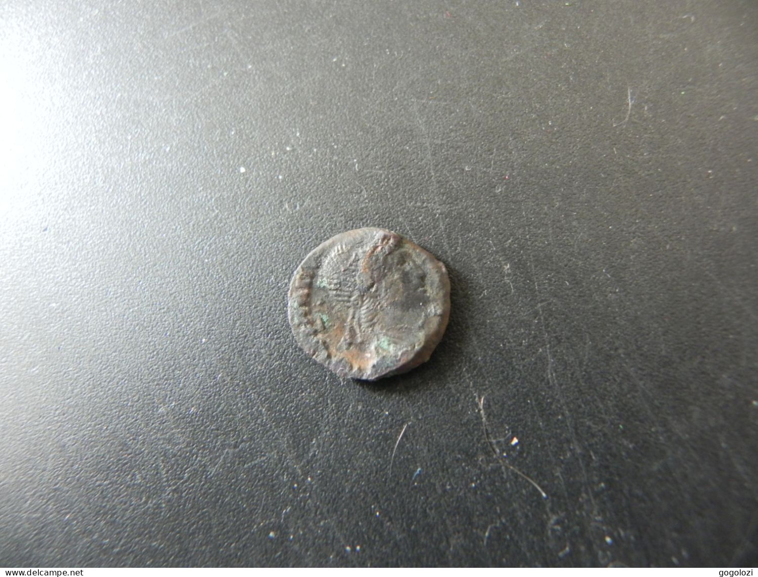 Ancient Roman Coin - To Be Identified - Autres & Non Classés