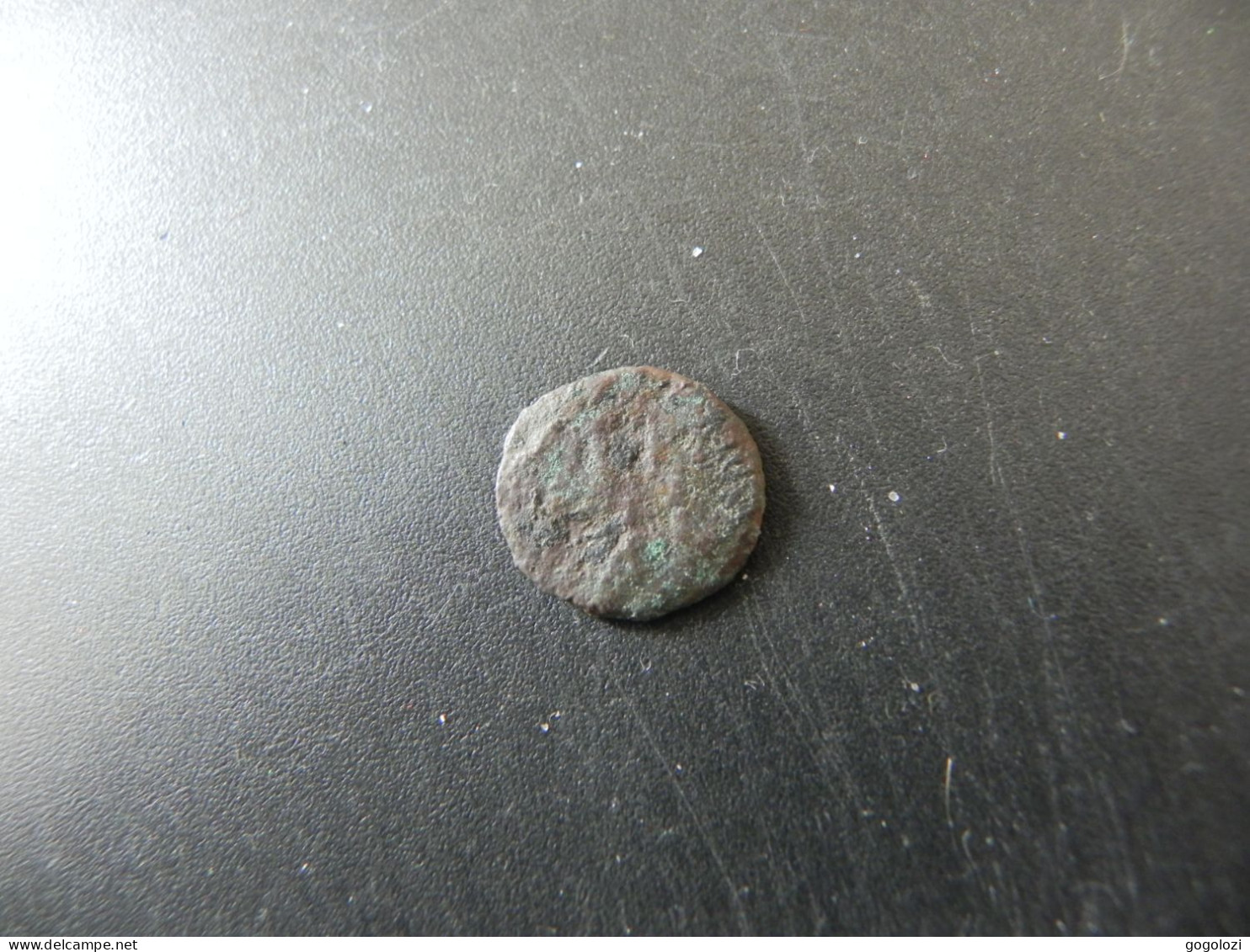 Ancient Roman Coin - To Be Identified - Autres & Non Classés