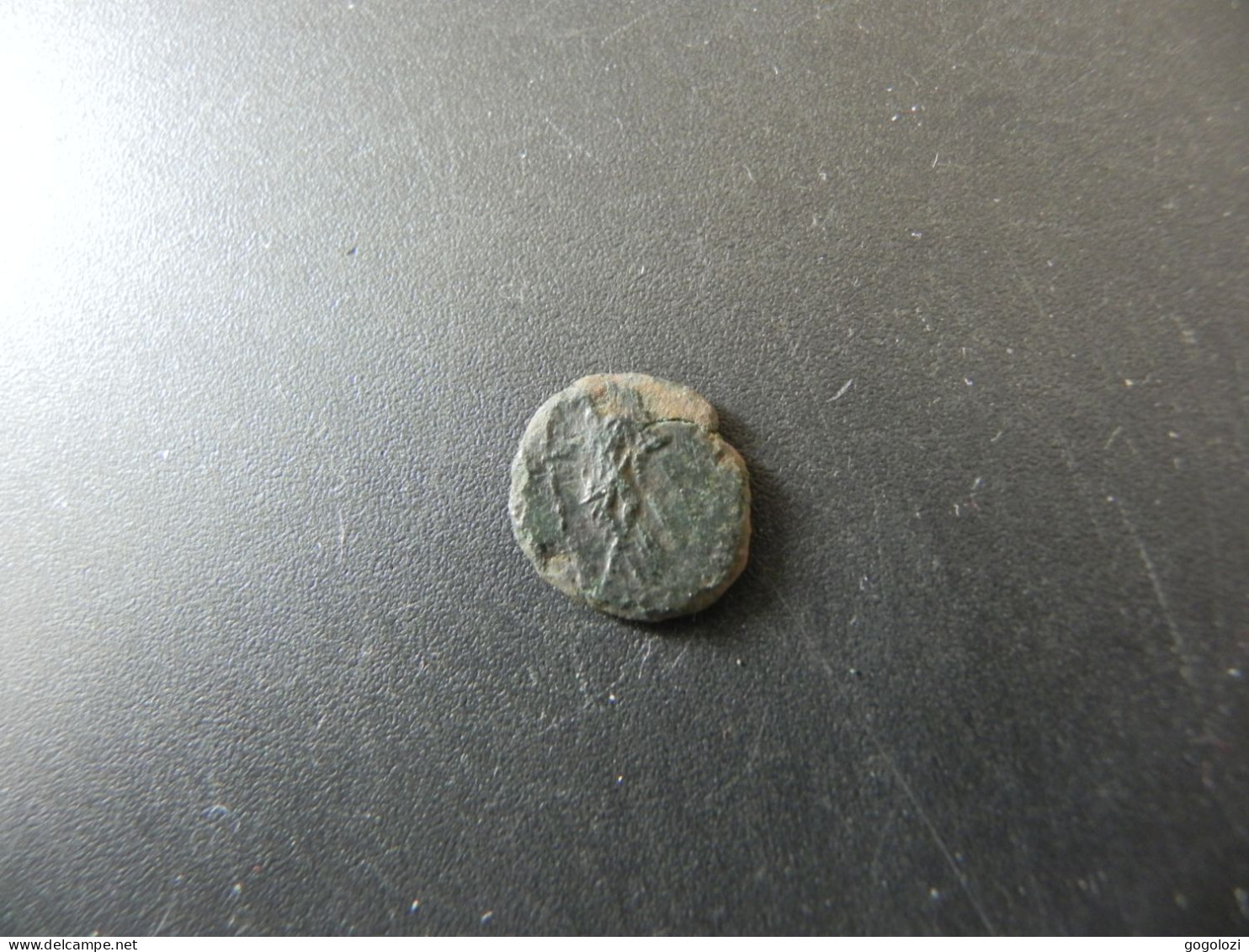 Ancient Roman Coin - To Be Identified - Autres & Non Classés