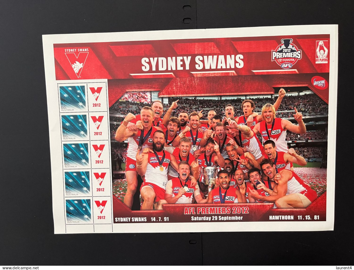 31-3-2024 (large) Australia -  2012 - AFL - Sydney Swan (large) Sheetlet 10 Mint Personalised Stamp - Blocks & Kleinbögen