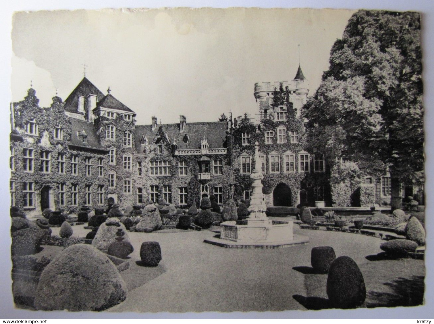 BELGIQUE - BRABANT FLAMAND - LENNIK - Château De Gaesbeek - La Cour D'Honneur - Lennik