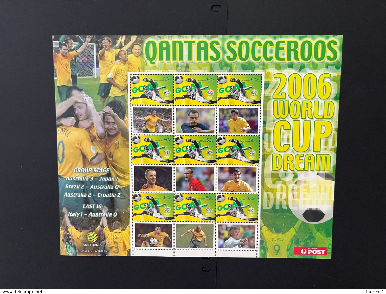 31-3-2024 (large) Australia -  QANTAS 2006 Socceroos World Cup Dream (large) Sheetlet 10 Mint Personalised Stamp - Blokken & Velletjes