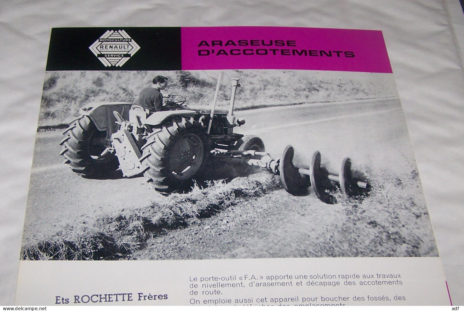 DEPLIANT PUB PUBLICITAIRE MATERIEL RENAULT ARASEUSE D'ACCOTEMENTS LEBON & CIE ( TRACTEUR, TRACTEURS, MOTOCULTURE ) - Traktoren