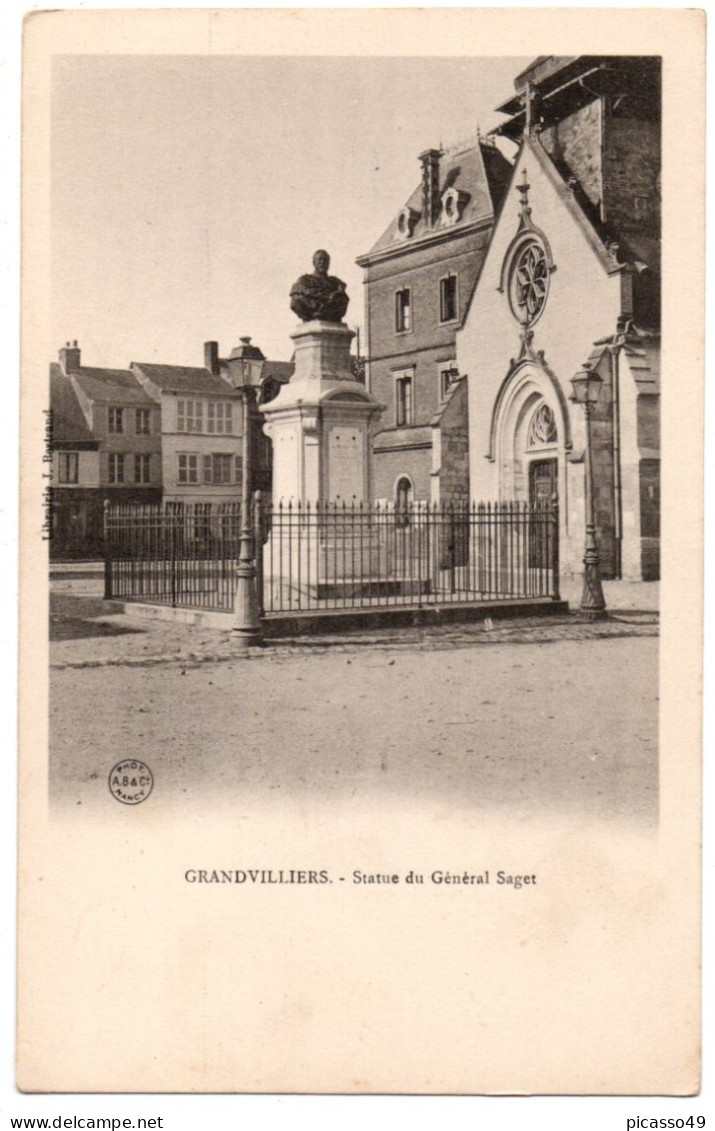 Oise , Grandvilliers , Statue Du Général Saget - Grandvilliers