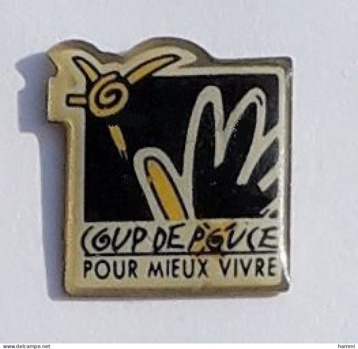 V308 Pin's Santé Médecine Main Coup De Pouce Pour Mieux Vivre Aide Humanitaire Version Rectangle Achat Immédiat - Geneeskunde