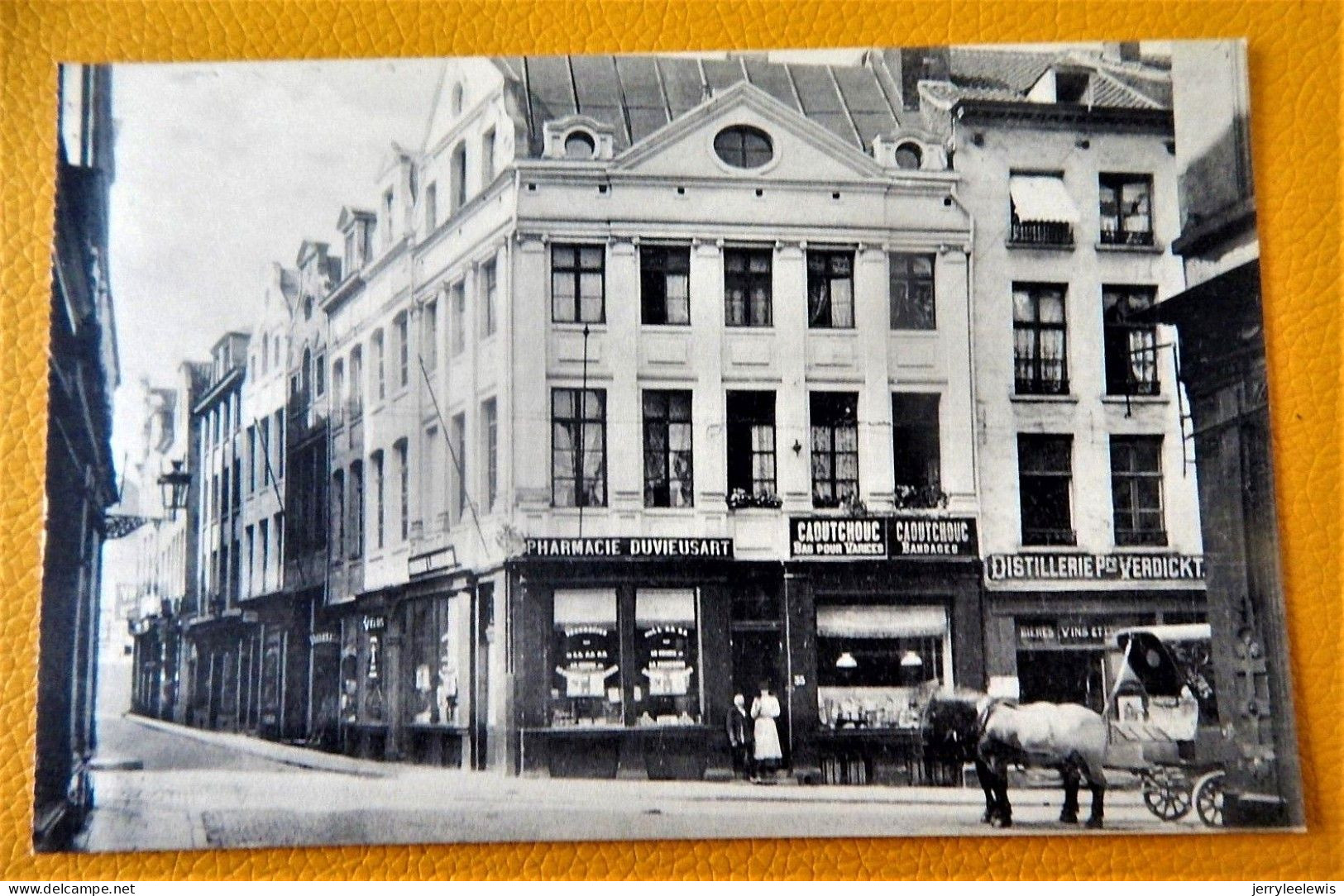 BRUXELLES  -  Coin De La Rue Des Chapeliers Et De La Rue Du Marché-au-Fromage - Avenues, Boulevards