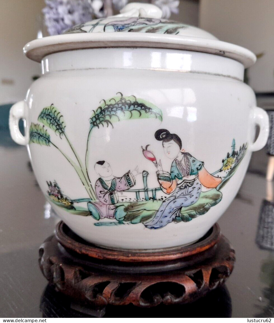 CHINE : XIXème Pot Couvert En Porcelaine Polychrome Famille Verte - Asian Art