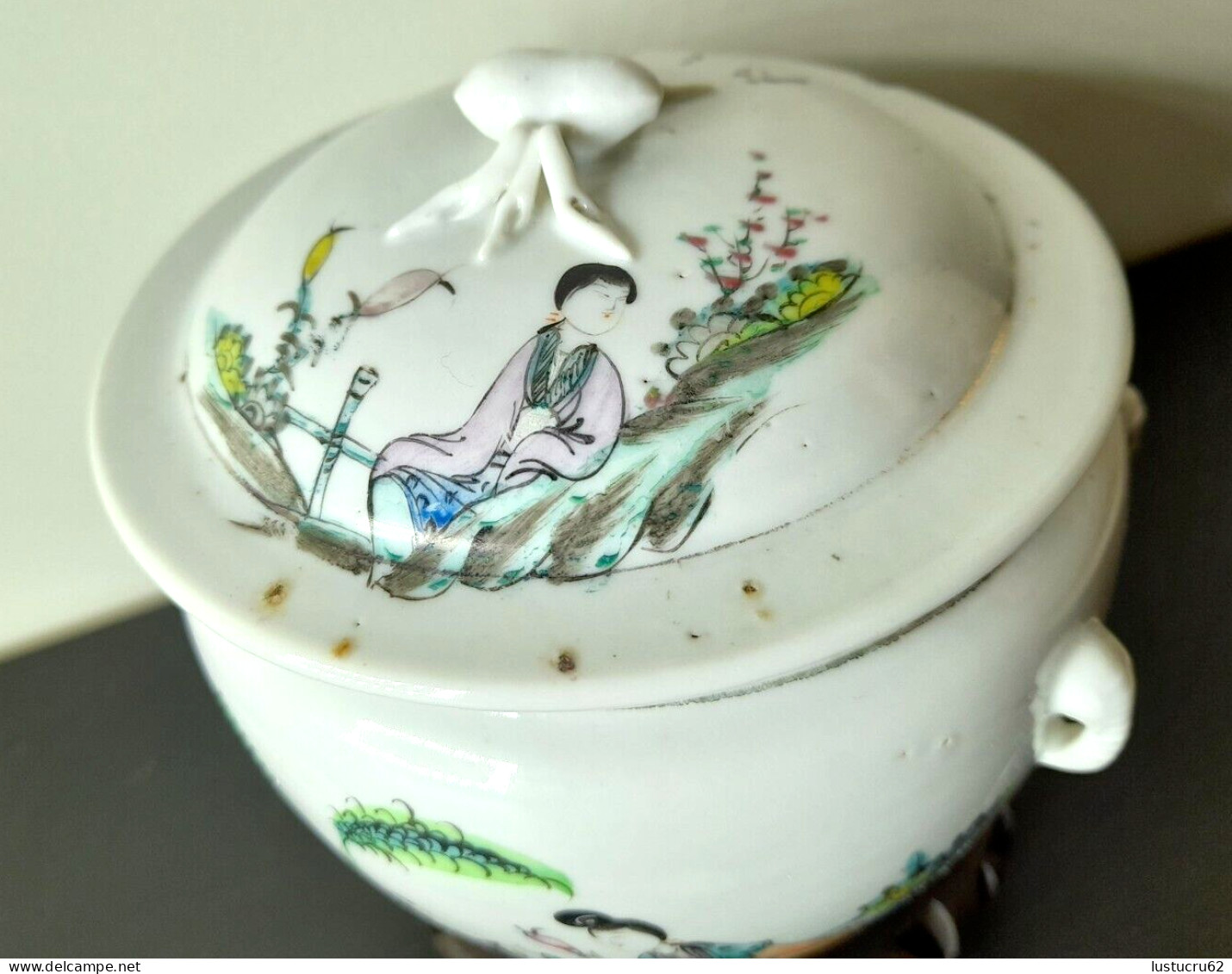 CHINE : XIXème Pot Couvert En Porcelaine Polychrome Famille Verte - Art Asiatique