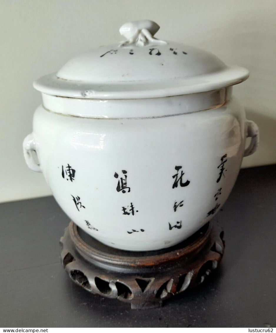 CHINE : XIXème Pot Couvert En Porcelaine Polychrome Famille Verte - Asiatische Kunst
