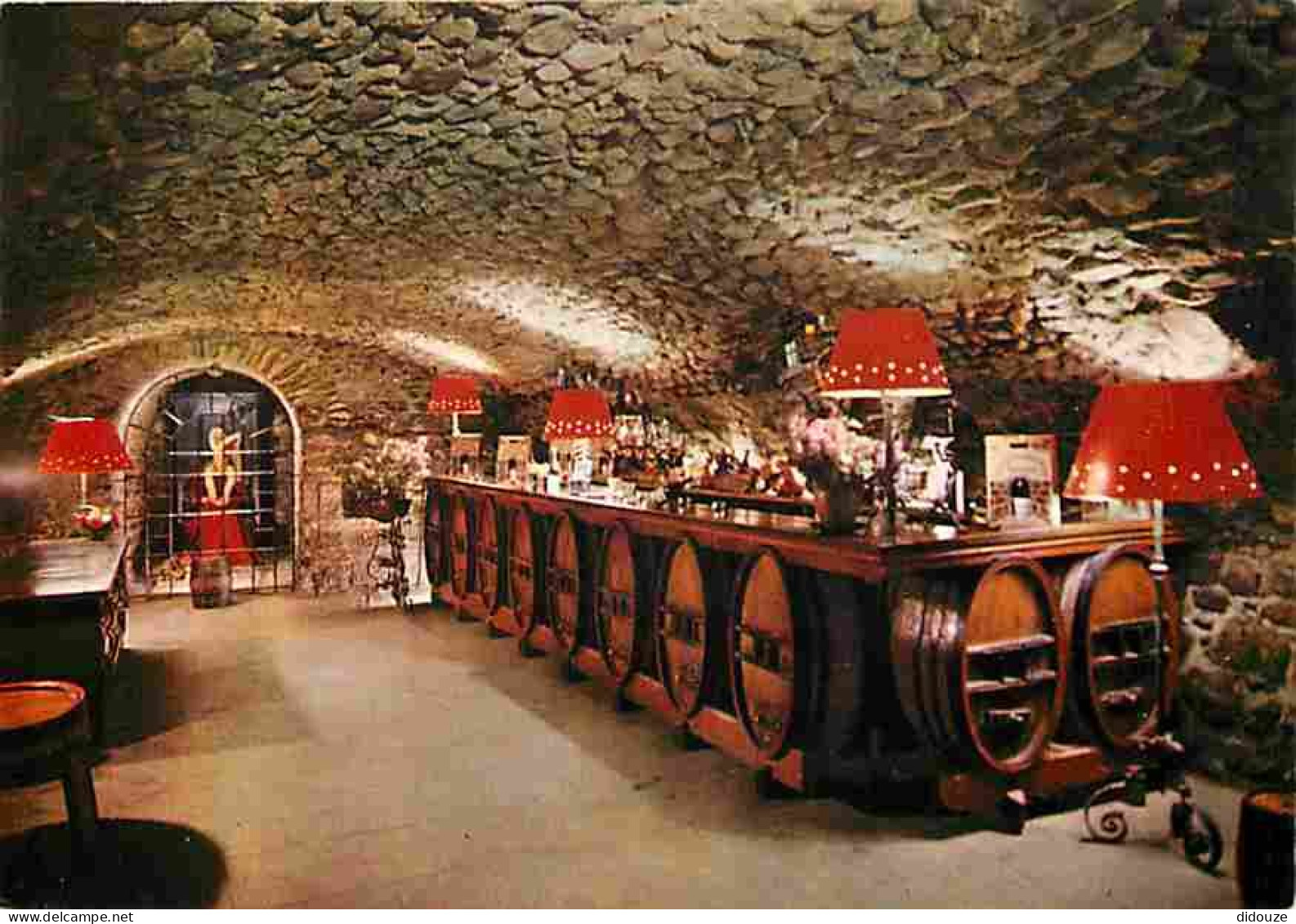 69 - Beaujeu - Intérieur Du Temple De Bacchus - Caveau De Dégustation Des Vins Beaujolais Villages - CPM - Voir Scans Re - Beaujeu