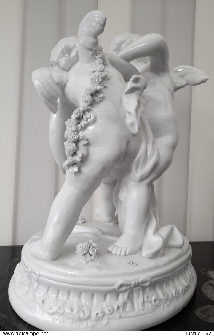 Capodimonté : Statue Porcelaine : Deux Amours Se Disputant Un Cœur Falconet - Capodimonte (ITA)