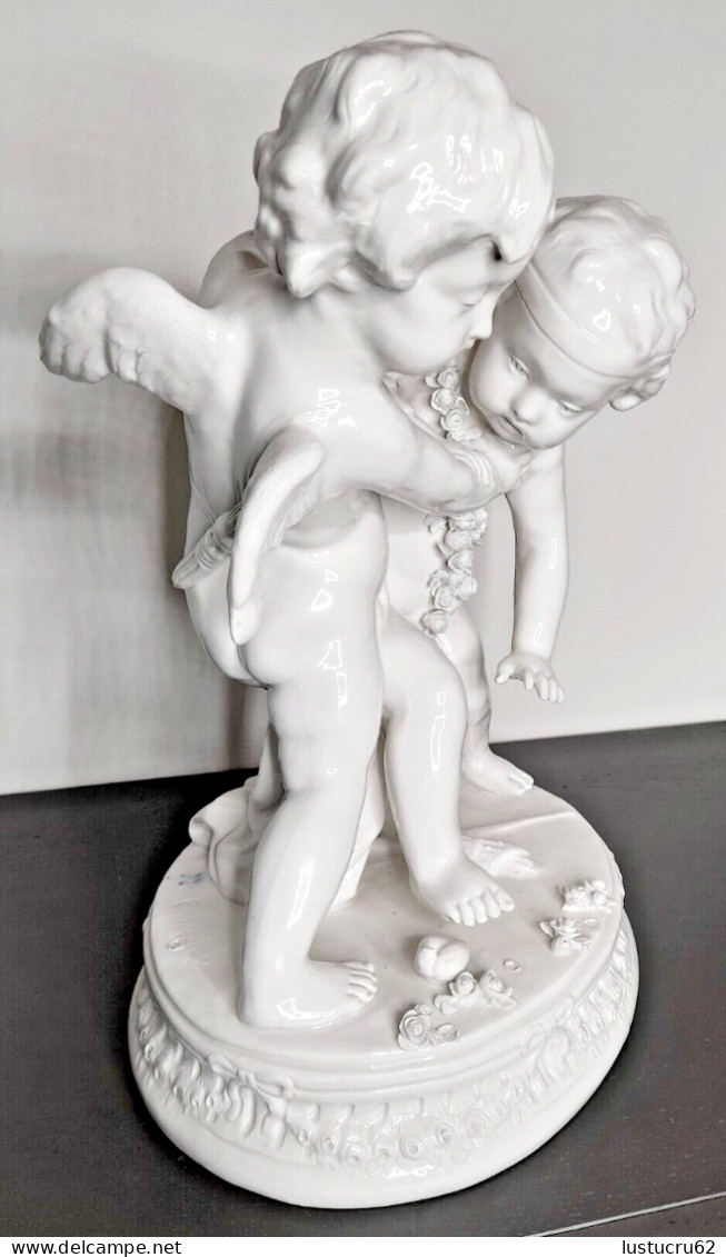 Capodimonté : Statue Porcelaine : Deux Amours se disputant un Cœur Falconet