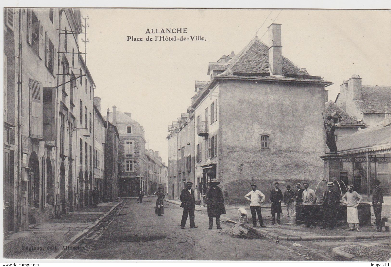 ALLANCHE Place De L Hotel De Ville - Allanche