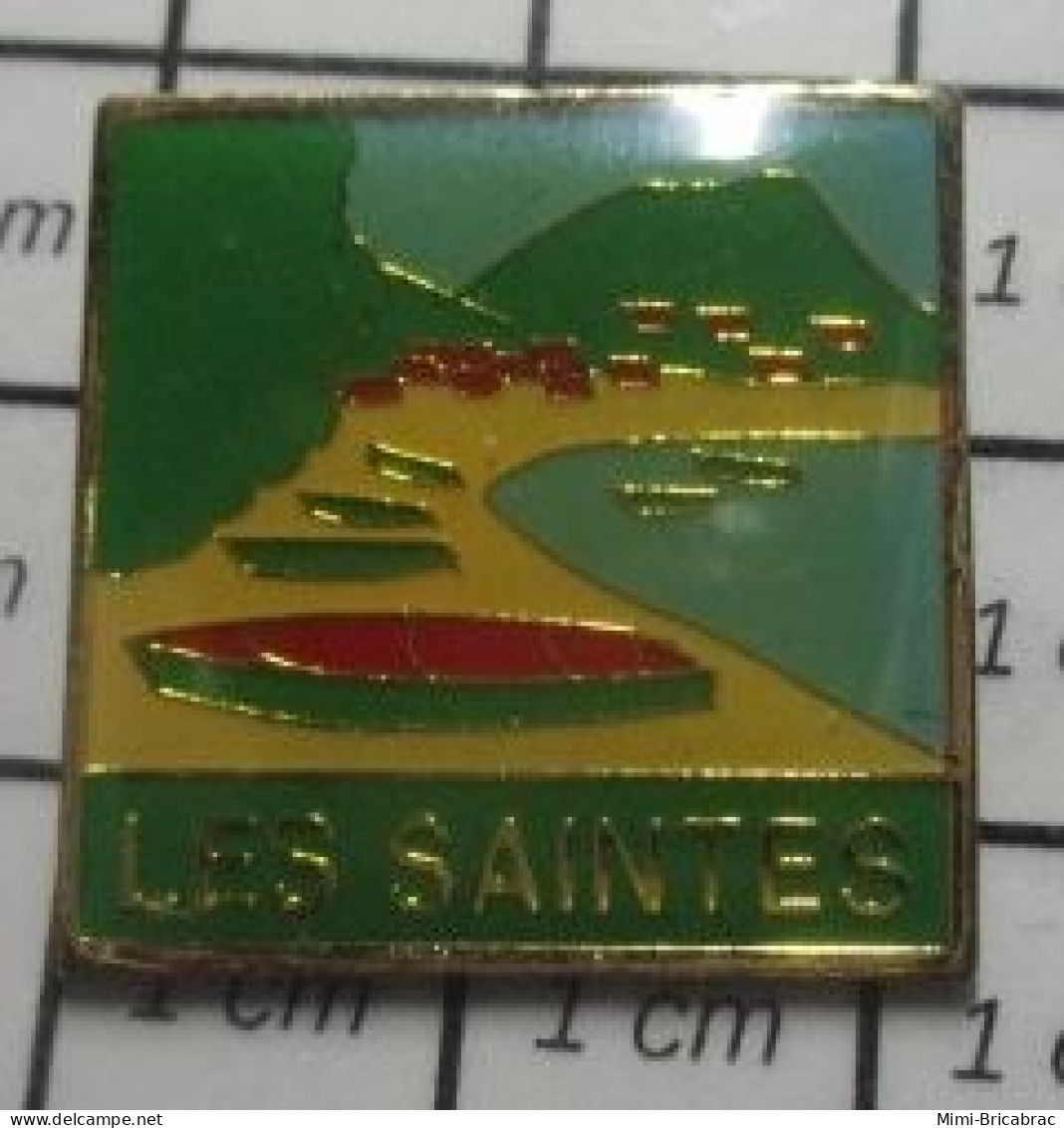 2120 Pin's Pins : BEAU ET RARE / BATEAUX / BARQUES DE PECHEURS LES SAINTES ANTILLES - Bateaux