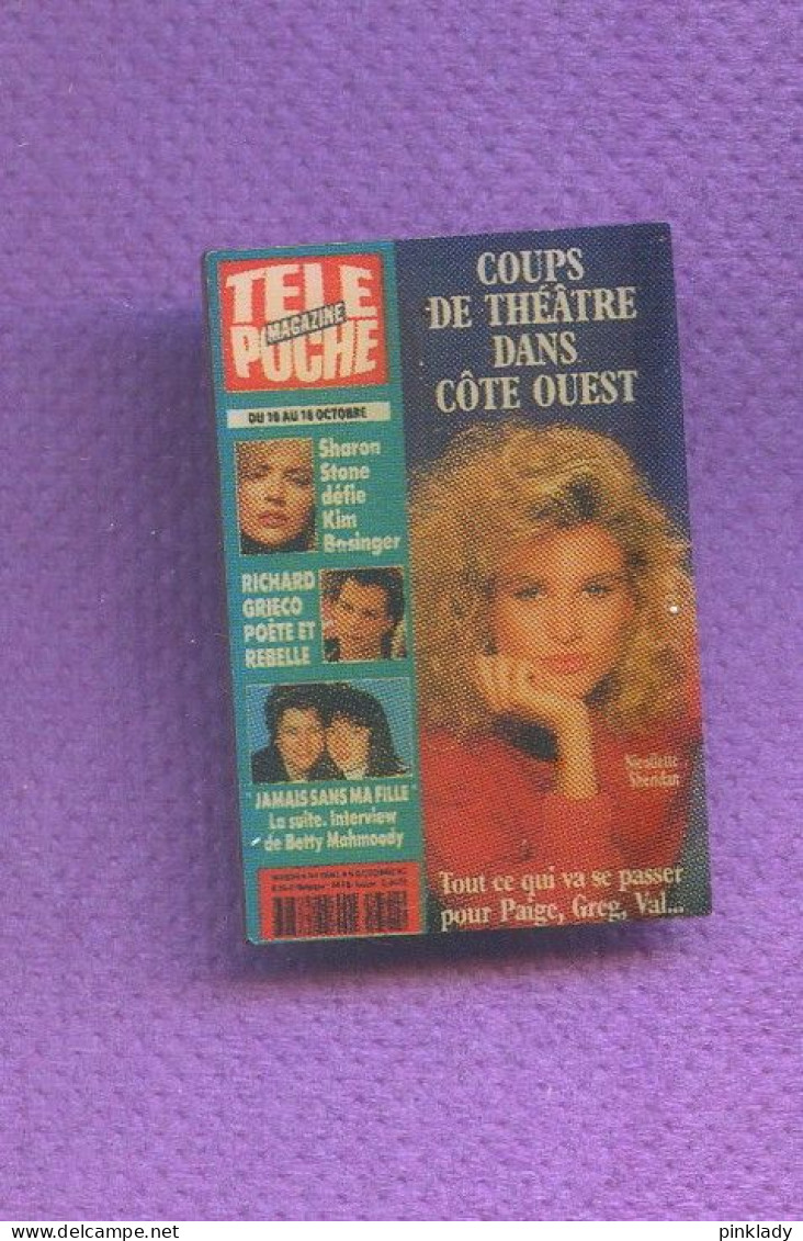 Rare Pins Media Presse Tele Poche Actrice Cinema Pin Up Nicollette Sheridan Q788 - Médias