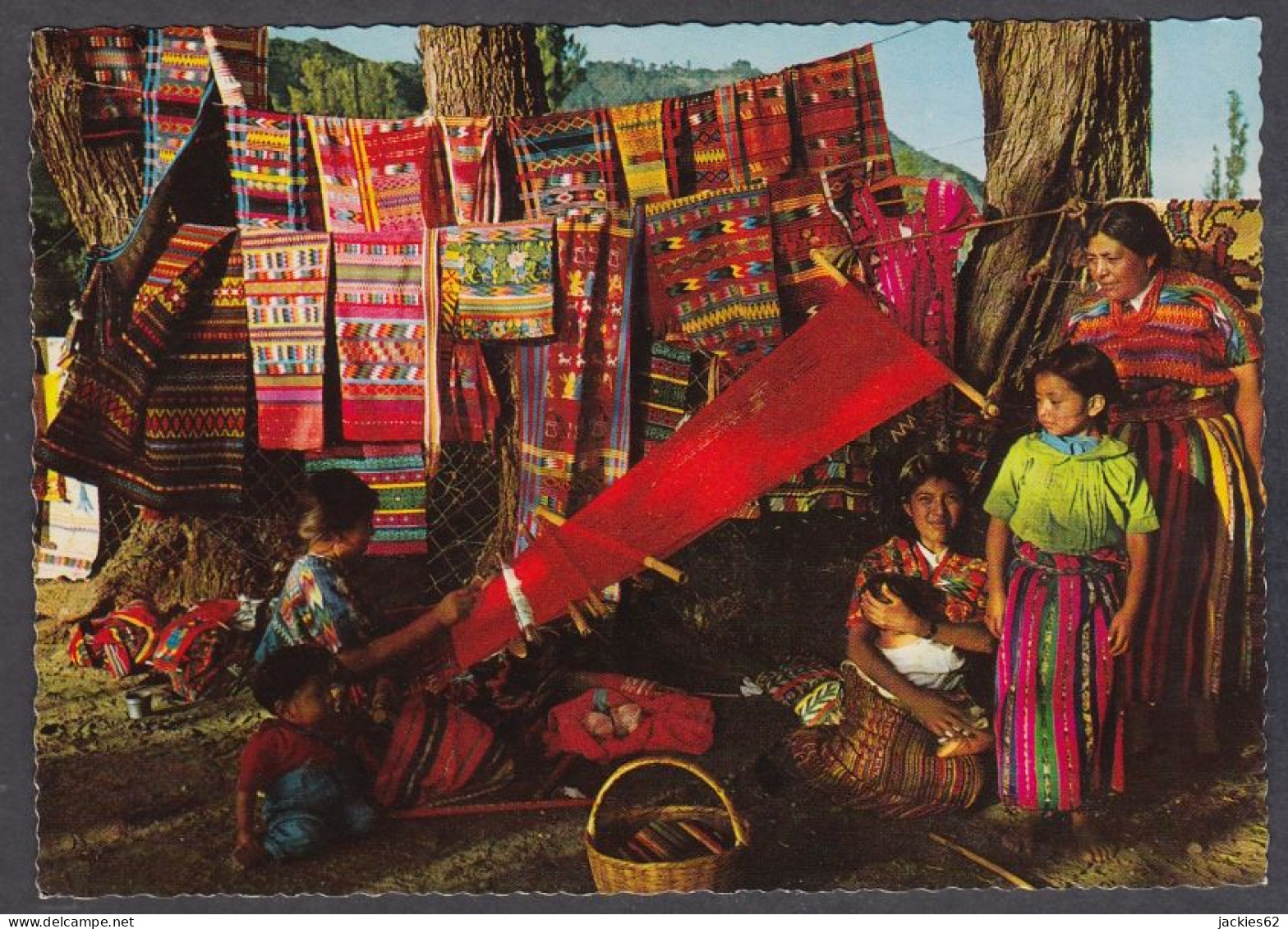 127681/ SAN ANTONIO AGUAS CALIENTES, Typical Stickings And Native People - Guatemala