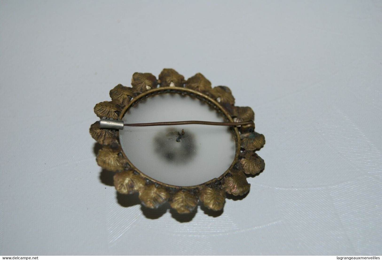 C213 Bijou - Belle Broche - Certies De Diamants De Fantaisie - Victorian - Brochen