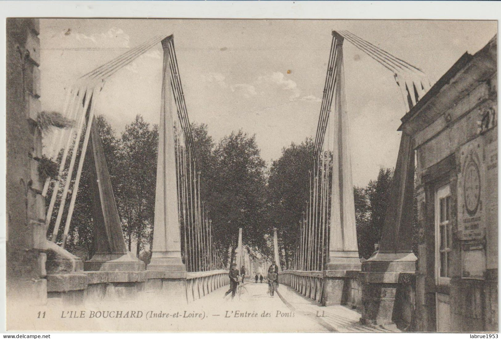 L'Ile Bouchard - L'Entrée  Du Pont   - (G.2096) - L'Île-Bouchard