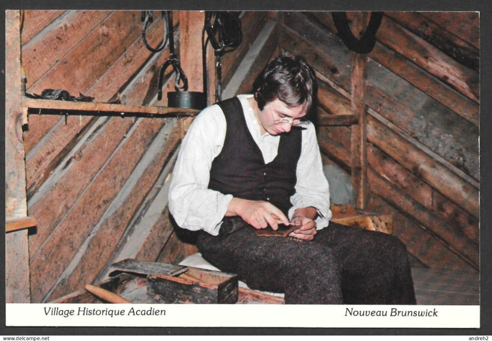Caraquet  Nouveau Brunswick -  Village Historique Acadien - Cordonnier - Shoemaker - Par Lewis & Nugent  No: X114957 - Otros & Sin Clasificación