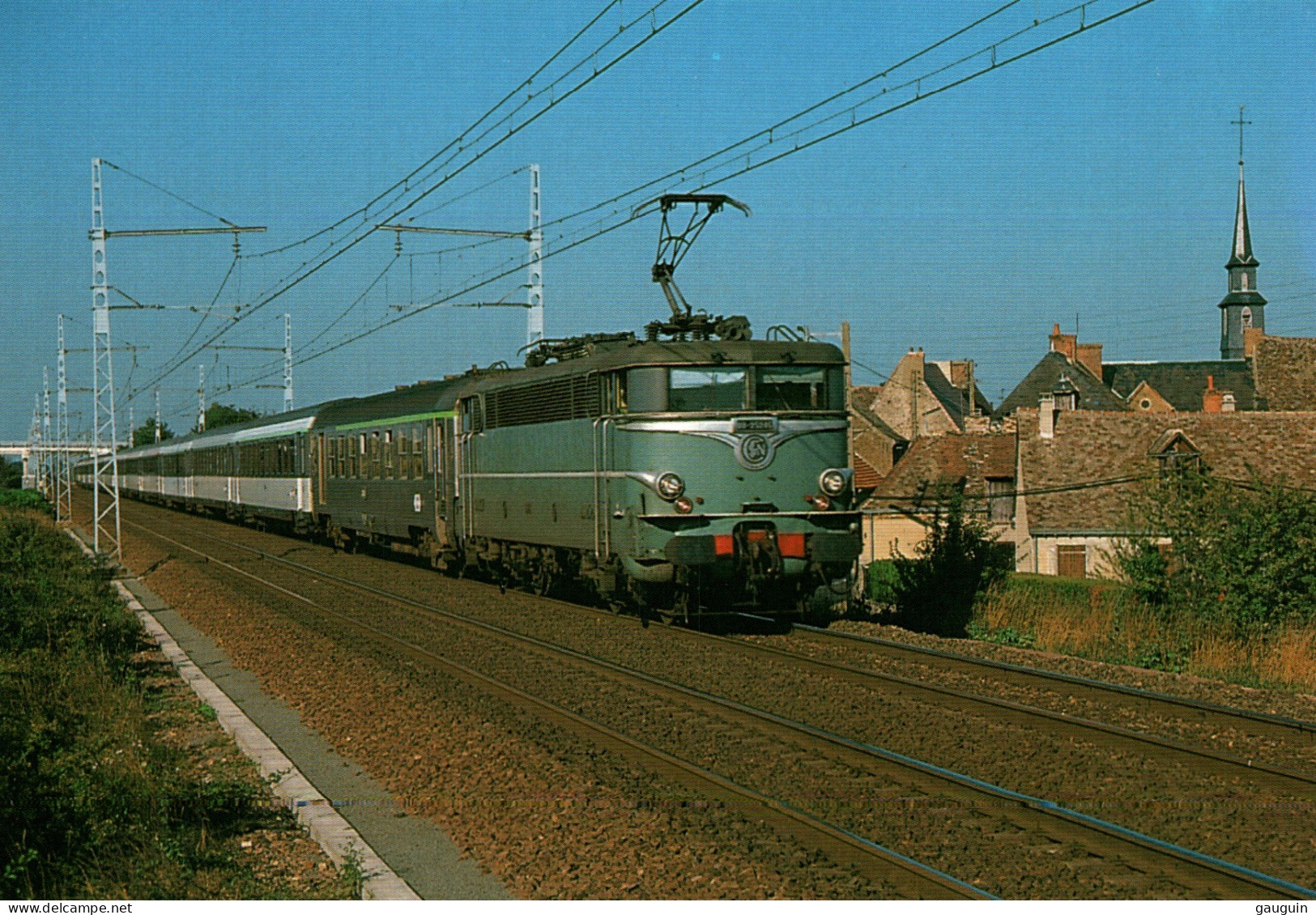 CPM - BEILLÉ - Train BB 25246 Passe (ligne Saisonnière Paris-Le Croisic) - Edit. Club Du Maine - Connerre