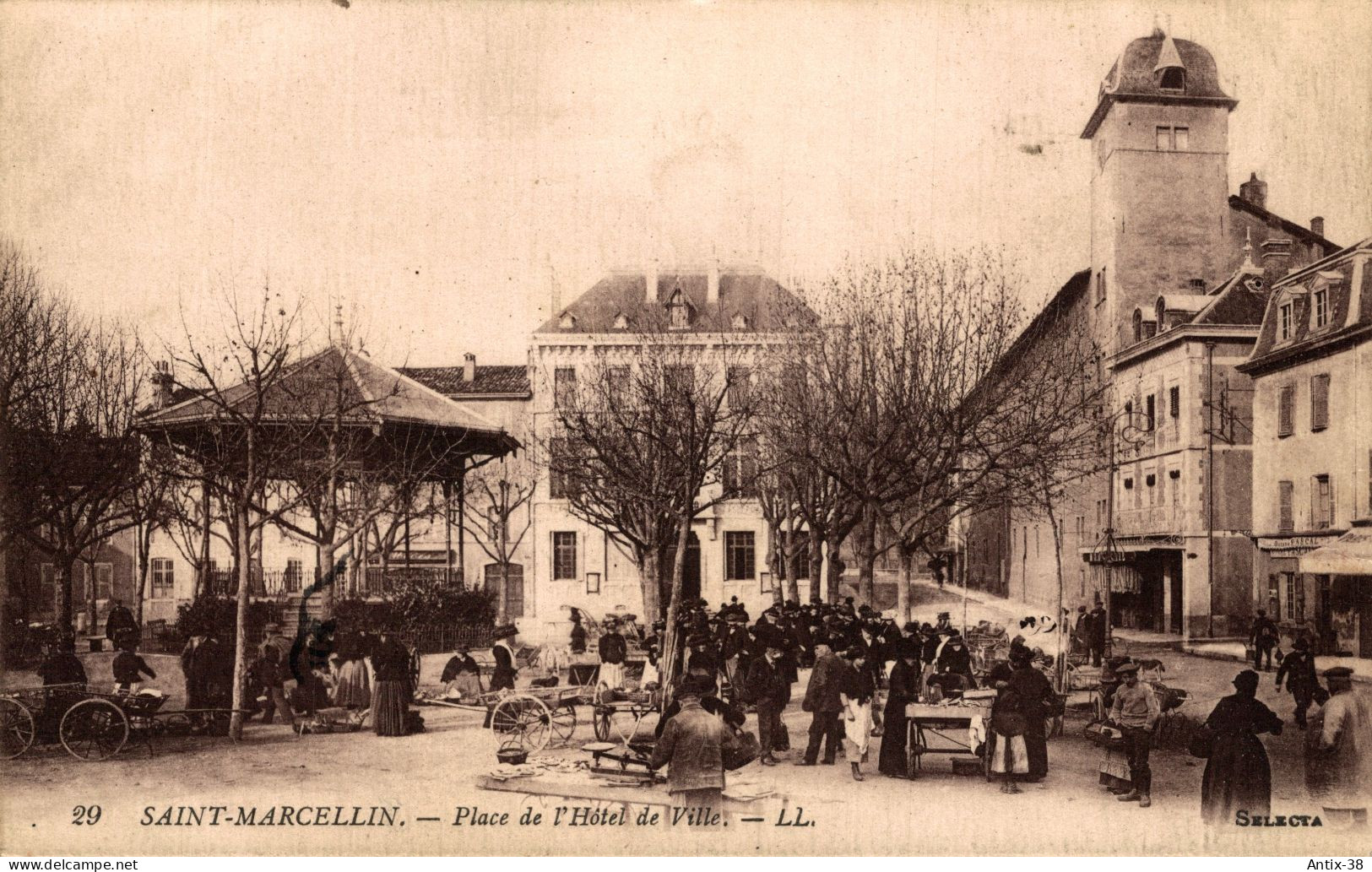 N52 - 38 - SAINT-MARCELLIN - Isère - Place De L'Hôtel De Ville - Saint-Marcellin