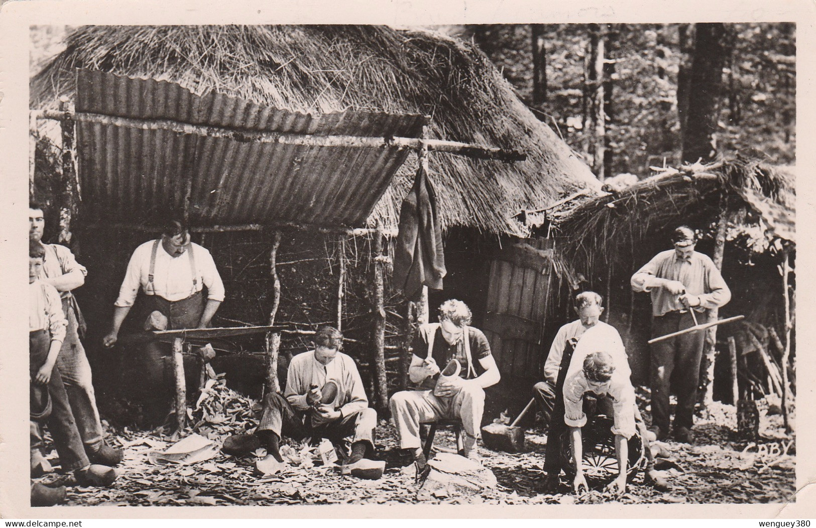 56 CAMORS    BAUD    Sabotiers Au Travail Dans La Forêt De Camors   2 SUP   PLANS  Années 50.   RARE - Baud