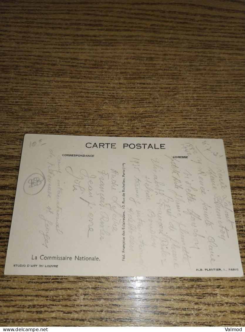 CPA "La Commissaire Nationale" - Scoutisme - Voir Détails Sur Photos - 9x14cm Env. - Scoutismo