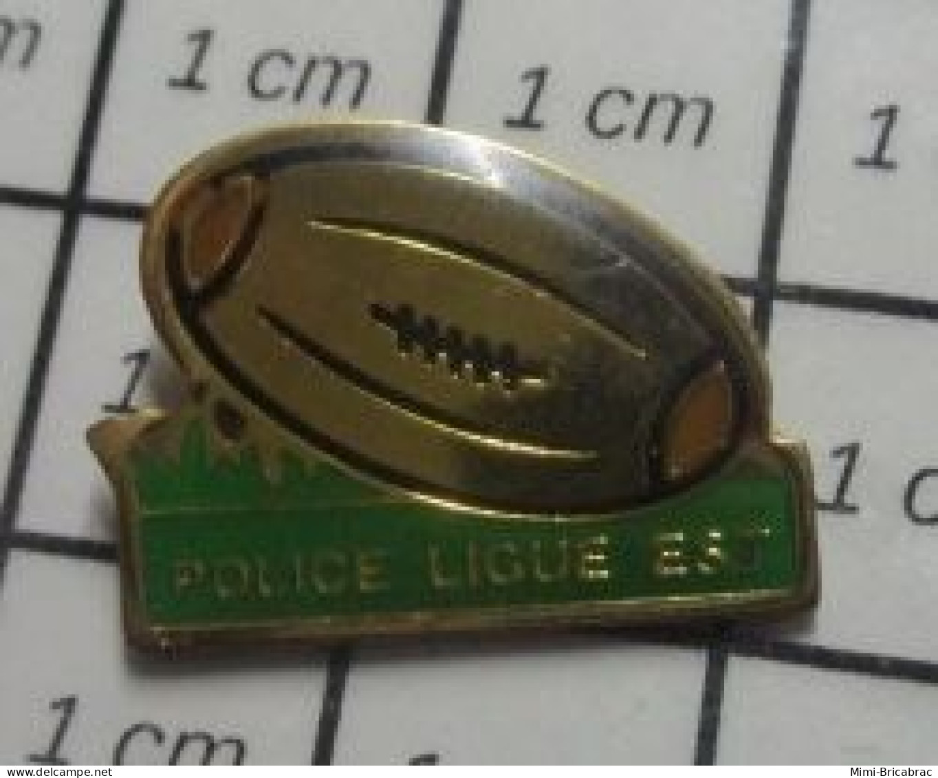 713A Pin's Pins / Beau Et Rare / SPORTS / CLUB RUGBY POLICE LIGUE EST - Rugby