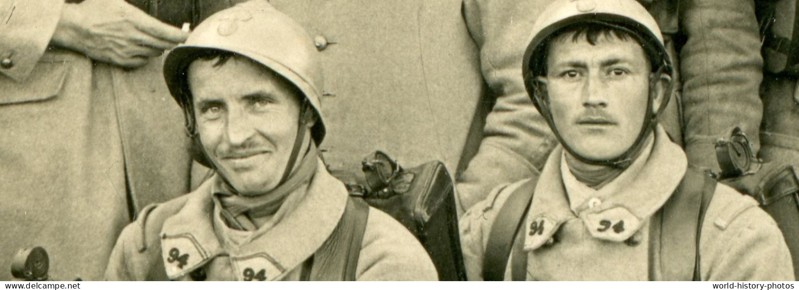 CPA Photo - Beau Portrait De Soldat Du 94e Régiment D' Infanterie - Voir Zoom - Casque Fusil Uniforme - Uniformi