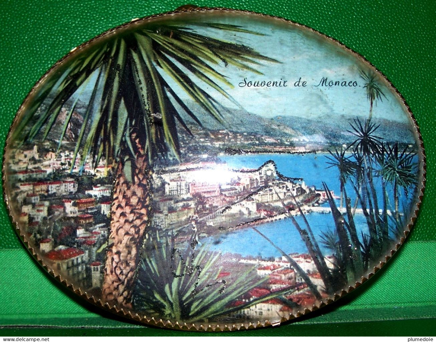 ANCIEN PETIT Cadre Verre Bombé , SOUVENIR DE  MONACO . Cerclage En Pomponne Avec Anneau. Dos En Carton. - Recordatorios