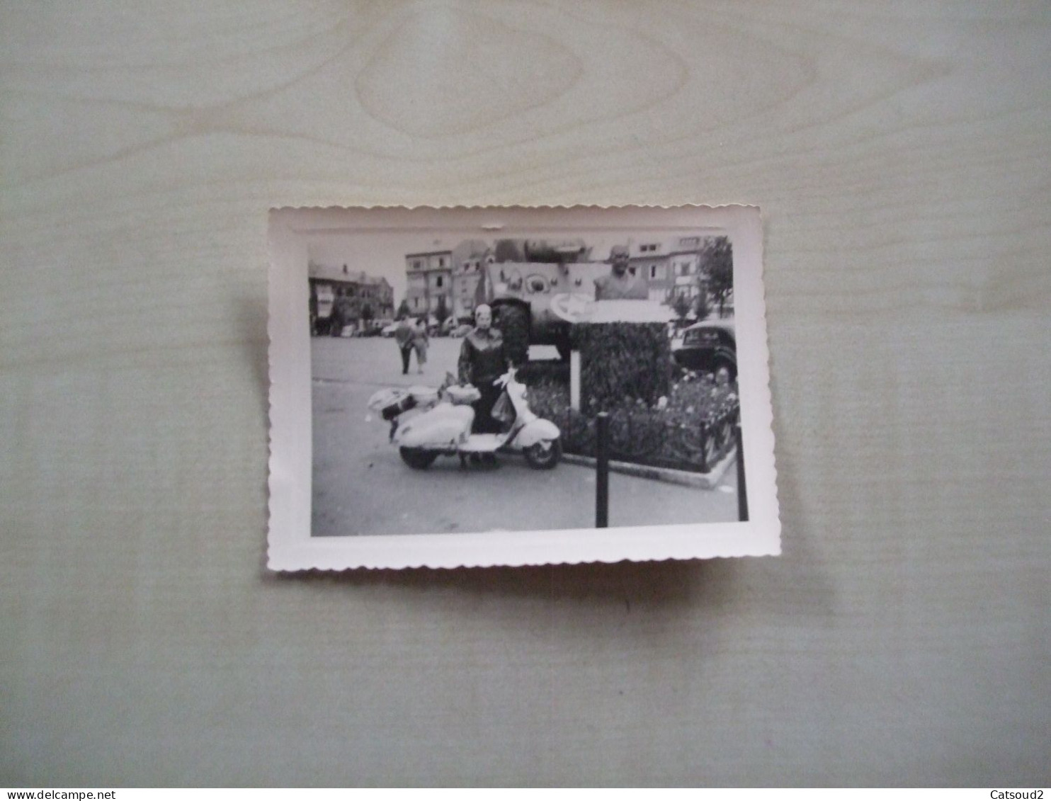 Petite Photo Ancienne VESPA 1953 - Objects