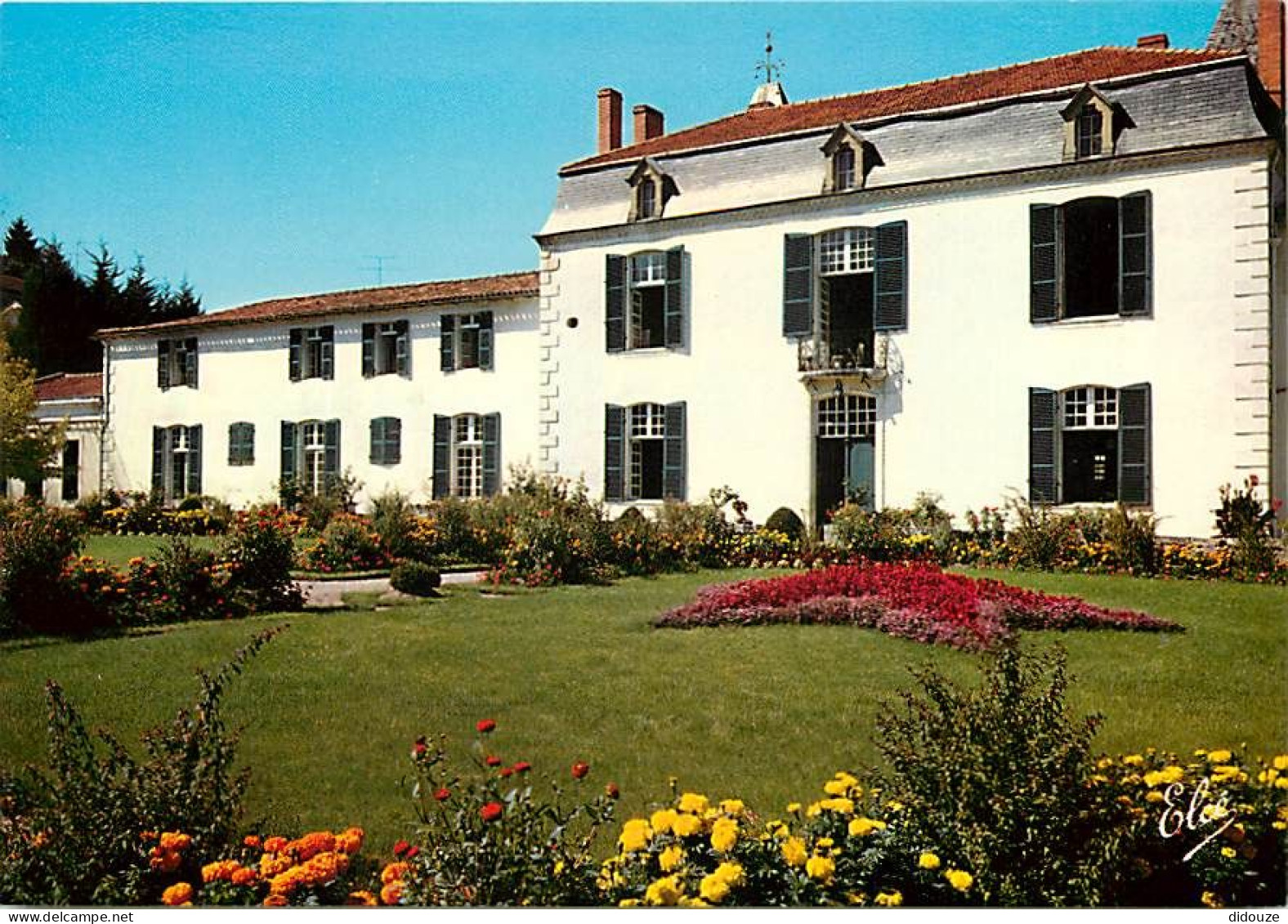 33 - Bazas - Hôpital - Hospice. Vu Du Jardin Intérieur - Fleurs - CPM - Voir Scans Recto-Verso - Bazas