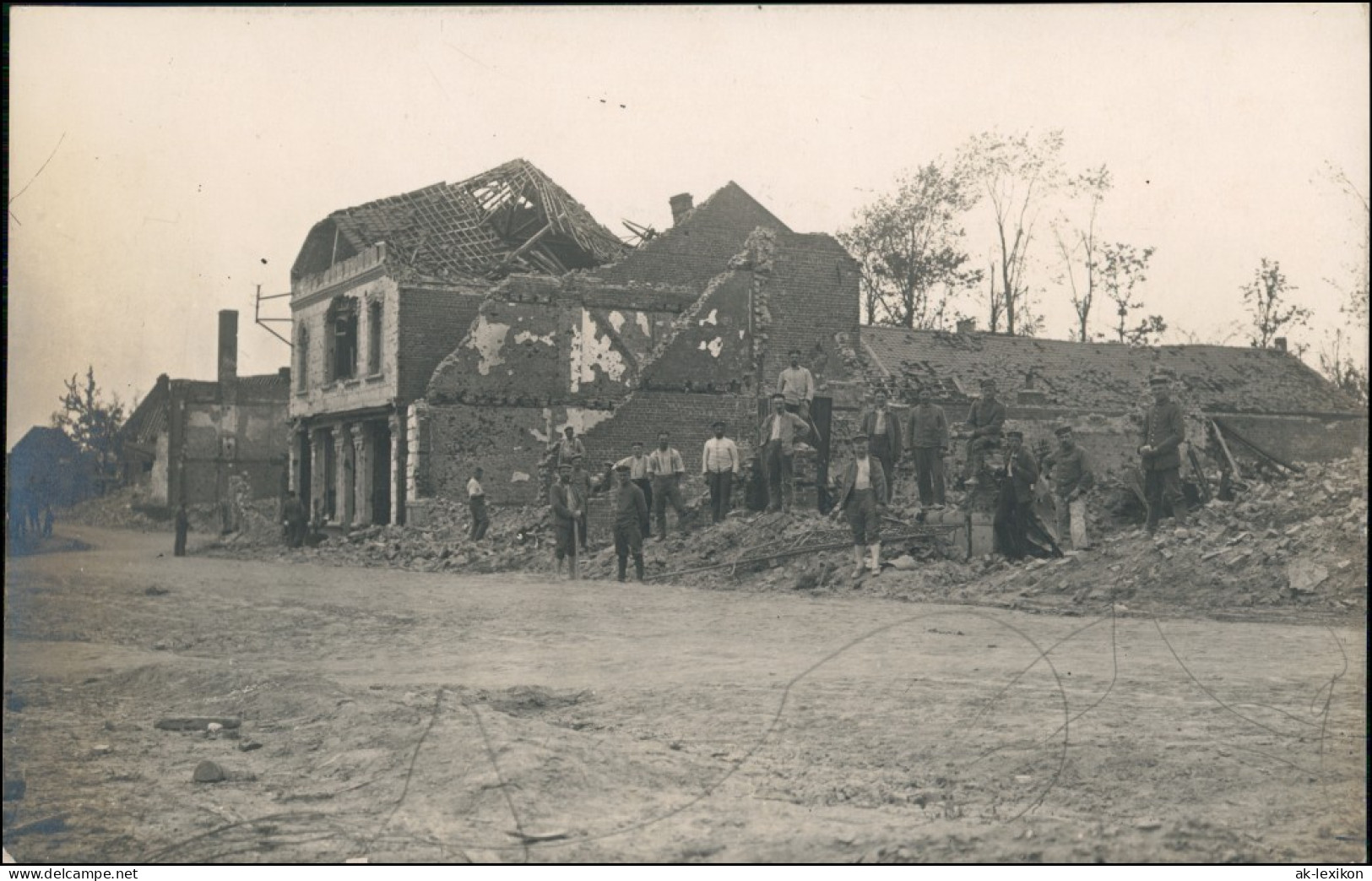 Ansichtskarte Rathenow Zerstörtes Haus - Bauarbeiter 1920 - Rathenow