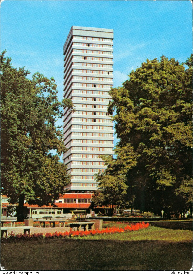 Frankfurt (Oder) Hochhaus Am Platz Der Republik Und Jugendtouristenhotel 1976 - Frankfurt A. D. Oder