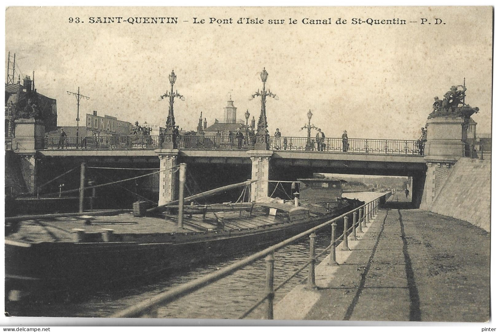 PENICHE - SAINT QUENTIN - Le Pont D'Isle Sur Le Canal De Saint Quentin - Binnenschepen