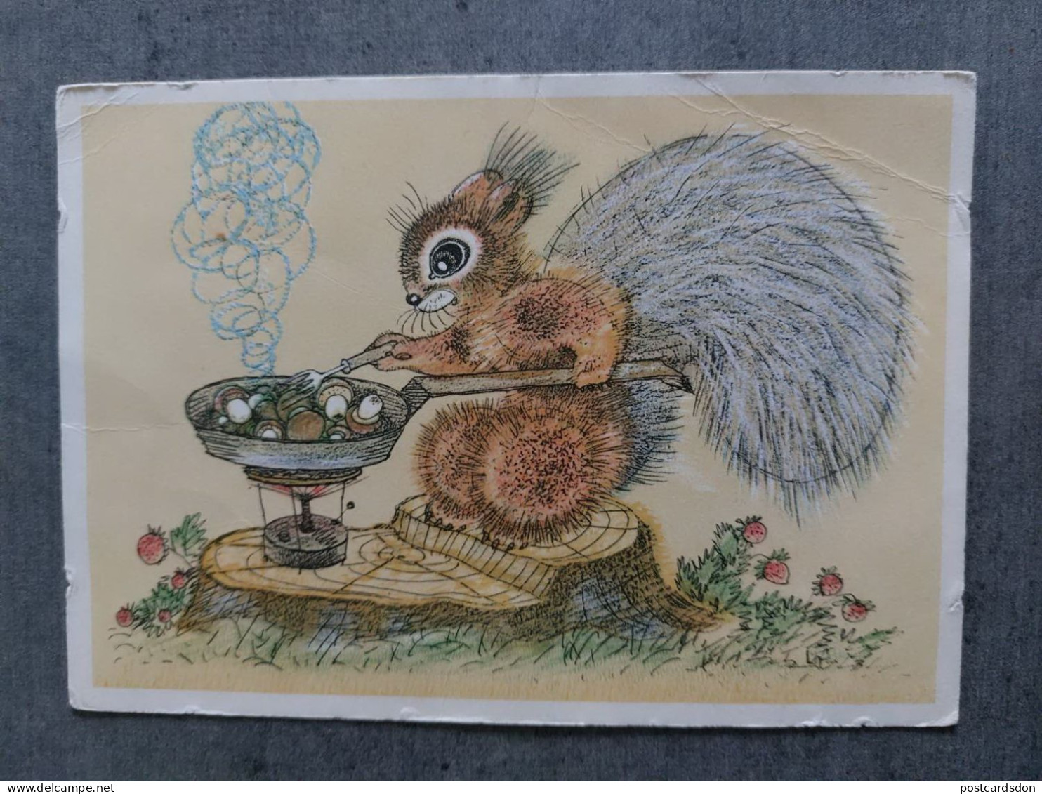 GOURMAND Squirrel By Golubev  - USSR Postcard 1967 Mushroom Champignon - Pilze