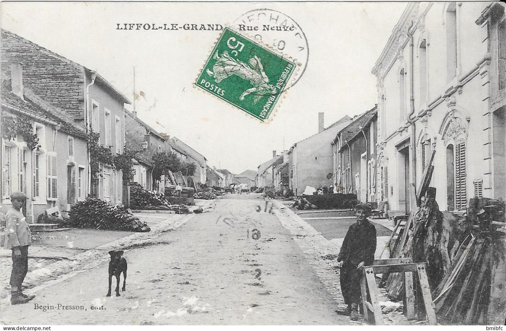 LIFFOL LE GRAND - Rue Neuve - Liffol Le Grand