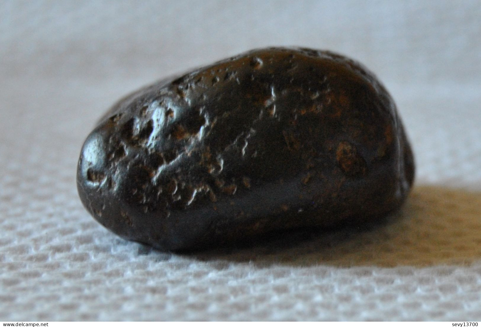 Roche Oxyde De Fer Roulé, Chondrite Ou Hématite ? Trouvée Dans Le Gard De 27 Grammes - Minerales