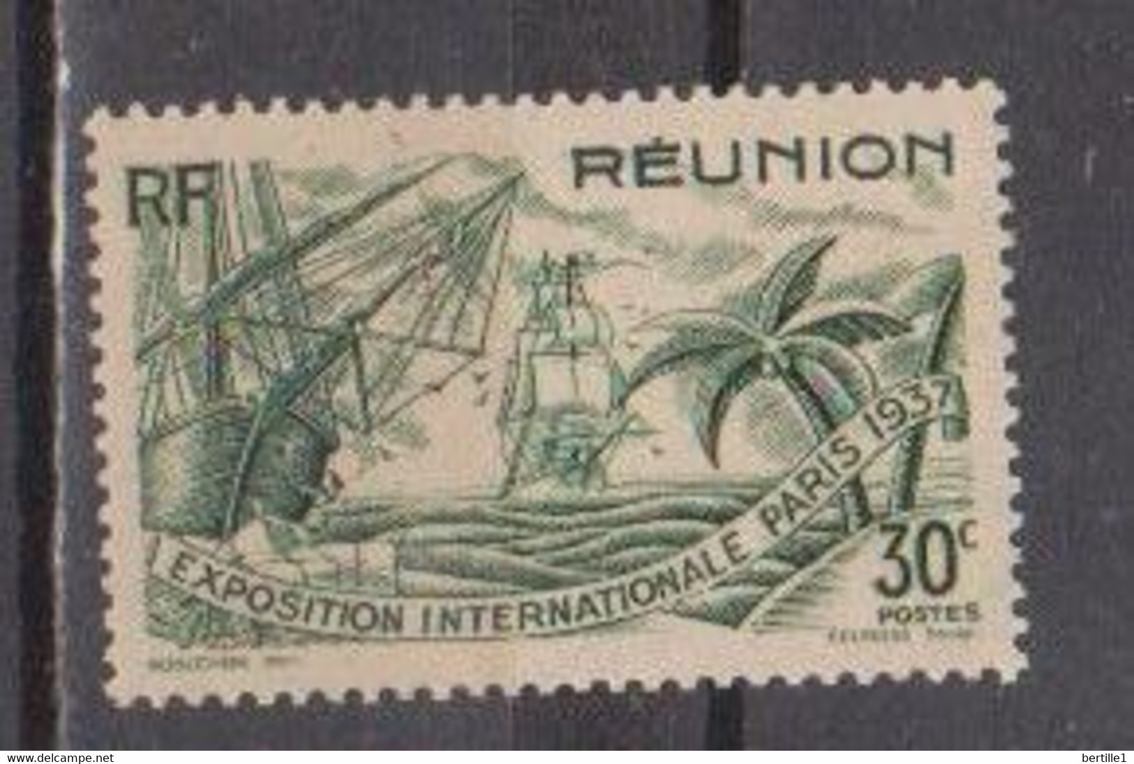 REUNION        N°  YVERT  150  NEUF AVEC CHARNIERES      ( CHARN   01/ 06 ) - Unused Stamps