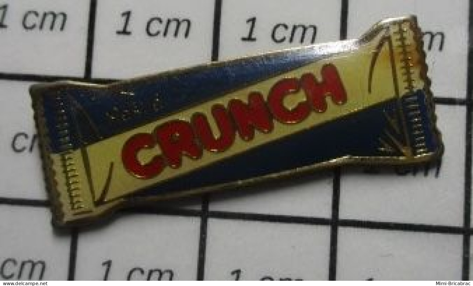 713A Pin's Pins / Beau Et Rare / ALIMENTATION / CHOCOLAT CRUNCH BARRE CHOCOLAT - BD