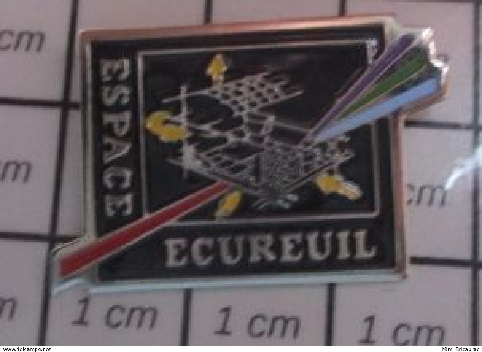 2120 Pin's Pins / Beau Et Rare / ESPACE / ESPACE ECUREUIL - Raumfahrt